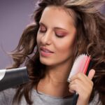 ⁦فرشاة شعر بشعيرات نايلون 9 صفوف من باتيلاي مع وسادة مطاطية مقاومة للكهرباء الساكنة (بينك)⁩ - الصورة ⁦2⁩