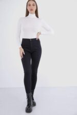 ⁦CARINA Womens Basic Long Sleeves High Neck Viscose Undershirt⁩ - الصورة ⁦3⁩