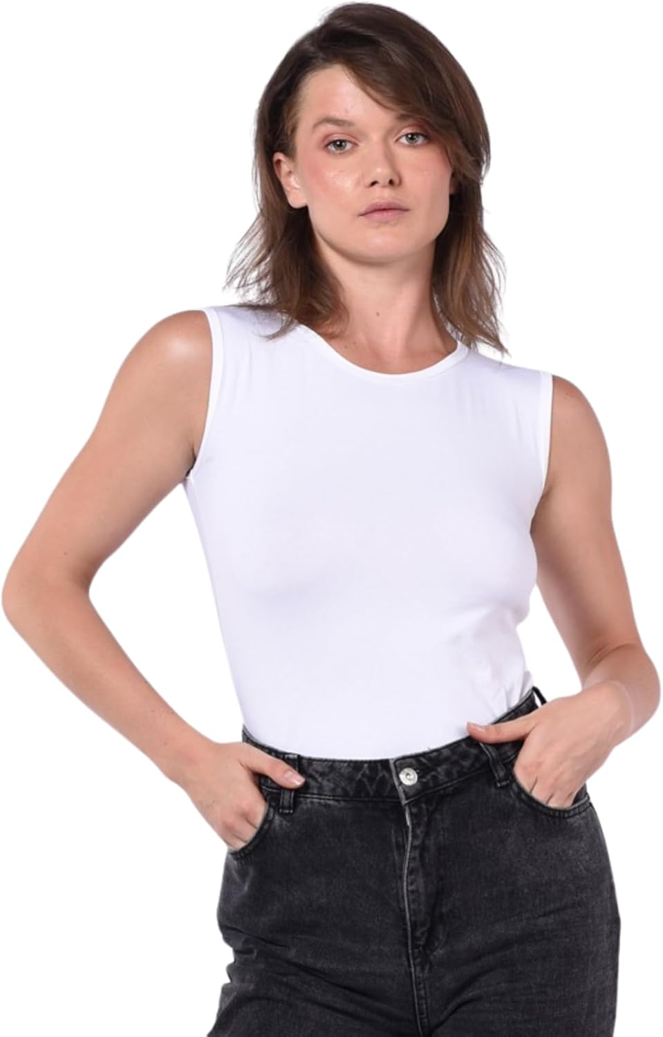 61qey5k-BFL._AC_SL1500_.jpg توب كات داخلي بدون أكمام للنساء من كومودو (عبوة من قطعة واحدة)