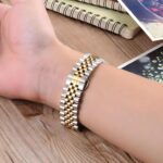 ⁦سوار ساعة شبكي معدني من الفولاذ المقاوم للصدأ متوافق مع ساعة آبل للرجال والنساء من نكست ستور (42/44/45/49)⁩ - الصورة ⁦2⁩