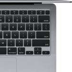 13-inch MacBook Air: Apple M1 chip with 8-core CPU and 7-core GPU, 8GB/256GB - Space Grey - الصورة 3