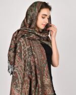⁦شال باشمينا ناعم بملمس حريري وسكارف ملفوف لفستان الزفاف أو السهرة، تصميم أنيق ومتعدد الاستخدامات من جازيل، متعدد الألوان بلون أسود وأحمر⁩ - الصورة ⁦3⁩