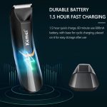 ماكينة تشذيب شعر الجسم الاحترافية KM-3208 مع إضاءة ليد، شحن سريع USB ورؤوس شفرات من السيراميك، مقاومة للماء للاستخدام الرطب/الجاف، مناسبة لحلاقة المناطق الحساسة وشعر العانة للرجال والنساء من كيمي - الصورة 2