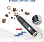 ⁦صانع رغوة الحليب الكهربائي المحمول وقابل لإعادة الشحن بمنفذ USB و3 سرعات قابلة للتعديل مع مضربين ستانلس ستيل، مضرب بيض وخلاط صغير وأداة خفق القهوة والكابتشينووالماتشا والشيكولاته الساخنة⁩ - الصورة ⁦2⁩