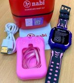 ⁦ساعة أطفال ذكية Nabi Z7 GPS Smart Watch for Kids – تتبع الموقع GPS، شاشة ملونة HD، ألعاب تعليمية، مقاومة للماء والصدمات، بطارية طويلة العمر، للأولاد والبنات،⁩ - الصورة ⁦2⁩