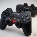⁦جيجاماكس اداة تحكم بالالعاب USB بسلك مزدوج GP-8032 للكمبيوتر - كابل بطول 1.8 متر - وحدة تحكم بنمط بلاي ستيشن 3 - عصي انالوج دقيقة للالعاب - التوصيل والتشغيل [متوافقة مع ويندوز فقط]⁩ - الصورة ⁦4⁩