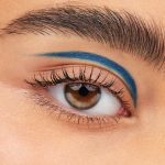⁦قلم ستاي اند بلاي جل لتحديد العين 06 من ايسنس⁩ - الصورة ⁦3⁩
