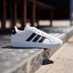اديداس حذاء جراند كورت 3.0 للصغار من الجنسين - الصورة 2